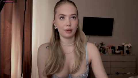 melanie__murr online show from June 15, 3:51 am