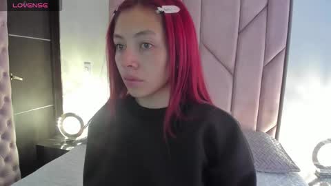 Melanie roux  online show from November 2, 12:19 pm