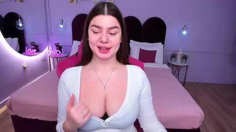 Melanie online show from February 7, 6:17 am