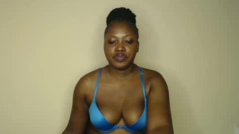 melaningoddess30 online show from February 4, 6:46 am