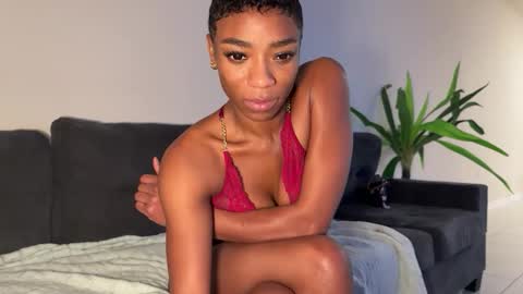 melaninmelanix online show from February 6, 5:33 am