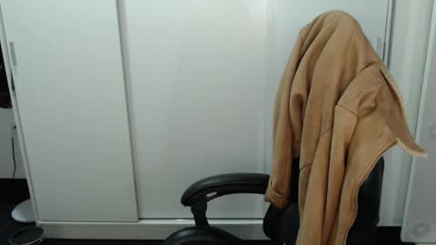 Melannie online show from May 16, 6:27 am
