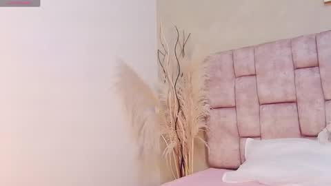 Melany online show from May 1, 1:03 pm