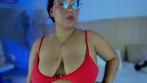 M E L I S S A  online show from March 26, 11:56 am