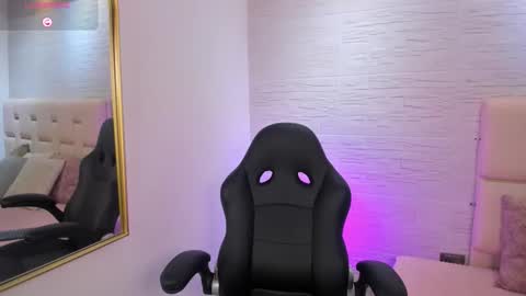  Mell online show from March 25, 12:08 pm