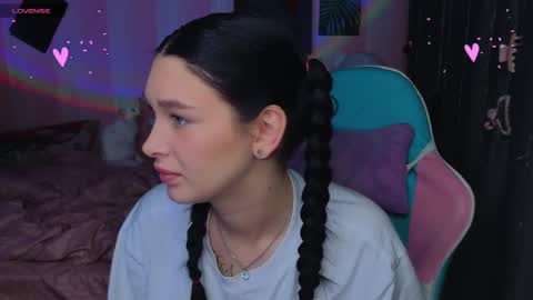 Snapshot of mella_freya chatting on September 28, 11:10 pm Freya IM NONUDE online show from September 28, 11:10 pm