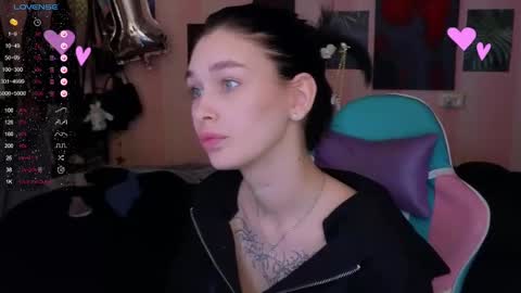 Snapshot of mella_freya chatting on February 20, 9:31 pm Freya IM NONUDE online show from February 20, 9:31 pm