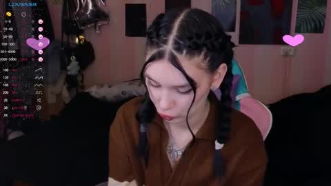 Snapshot of mella_freya chatting on February 6, 10:32 pm Freya IM NONUDE online show from February 6, 10:32 pm