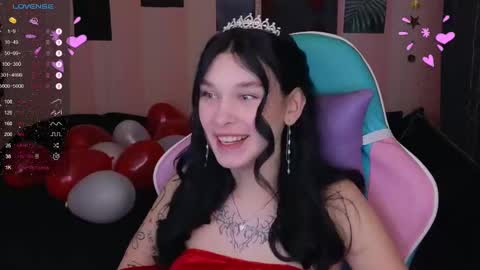 Snapshot of mella_freya chatting on January 22, 9:44 pm Freya IM NONUDE online show from January 22, 9:44 pm