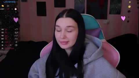 Snapshot of mella_freya chatting on January 19, 9:45 pm Freya IM NONUDE online show from January 19, 9:45 pm