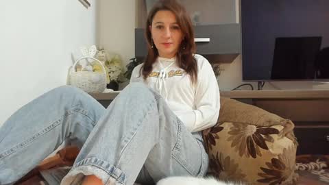 MellyMell  online show from March 12, 8:33 pm