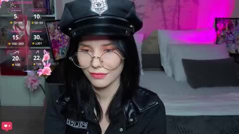 mellhyees online show from November 27, 3:09 am