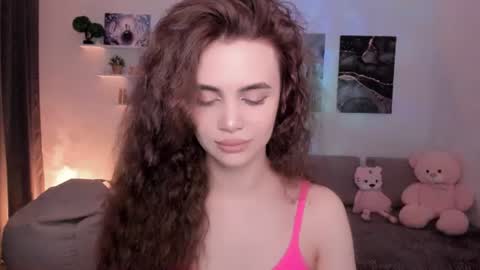 Tessa online show from June 12, 9:39 am