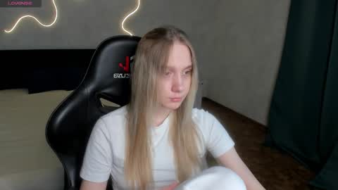 mellisadream online show from October 13, 2:03 am