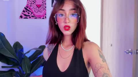 Melodie Roy 999 online show from February 10, 4:47 pm