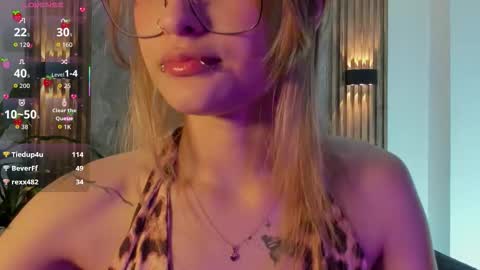 melodylanee online show from January 5, 5:27 pm