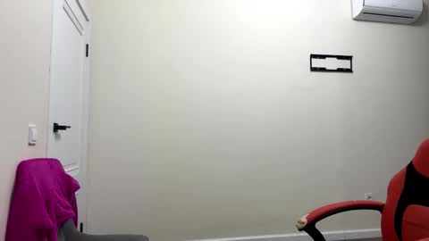 Hi Im Aria 18 years old online show from February 2, 12:37 pm