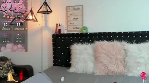Snapshot of meow_mota chatting on February 18, 8:15 pm Valentina online show from February 18, 8:15 pm