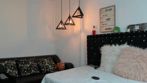 Snapshot of meow_mota chatting on February 5, 10:22 pm Valentina online show from February 5, 10:22 pm
