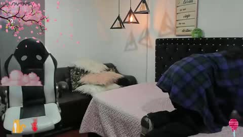 Snapshot of meow_mota chatting on February 19, 1:17 pm Valentina online show from February 19, 1:17 pm