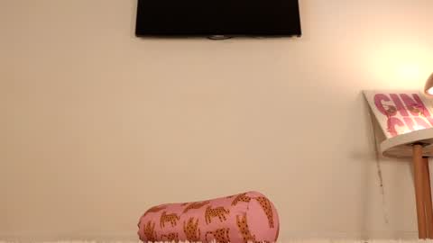 Lina online show from March 22, 8:20 am