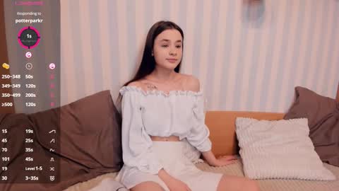 Julie online show from February 19, 10:15 am