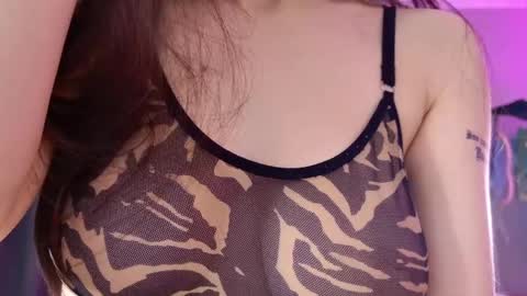 Mia online show from April 4, 5:06 am