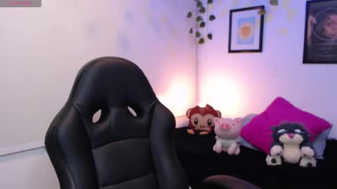 Snapshot of merilynwhithe_ chatting on October 3, 4:39 am Merilyn online show from October 3, 4:39 am