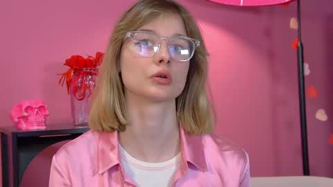 Merlin online show from April 19, 6:32 pm