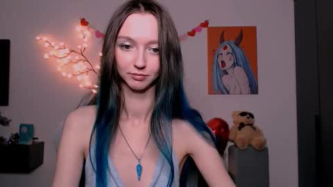 mermaidvibestides online show from March 18, 6:57 pm