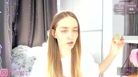 Sara online show from March 10, 10:52 am