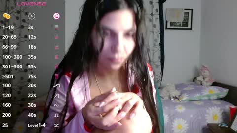 Mia online show from January 28, 1:39 am