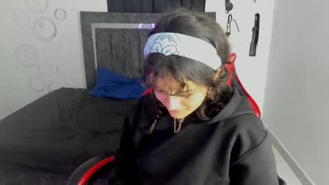 Mia and Kenai online show from December 1, 12:30 pm