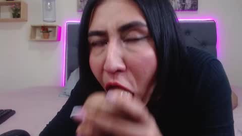 M I A  A Y R A online show from November 6, 6:25 pm