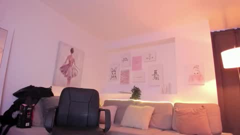 mia_corner online show from October 30, 10:11 pm