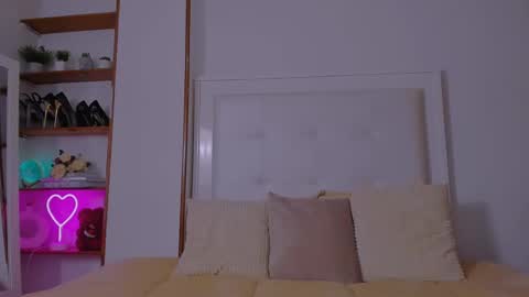 Sarah Luna online show from March 3, 12:31 pm