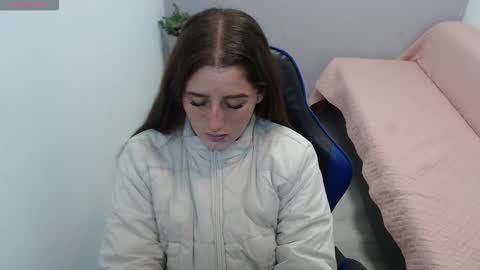 Mia online show from February 9, 1:57 pm