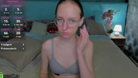 mia_e1fie online show from March 28, 12:00 am