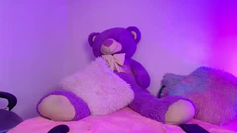 Mia flames online show from January 9, 11:42 pm