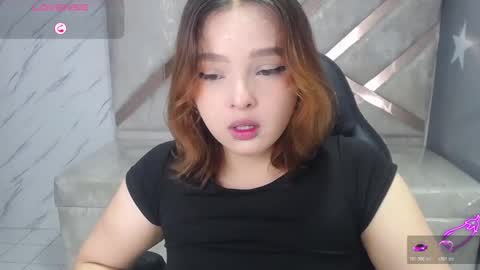 Mia online show from March 31, 1:55 pm