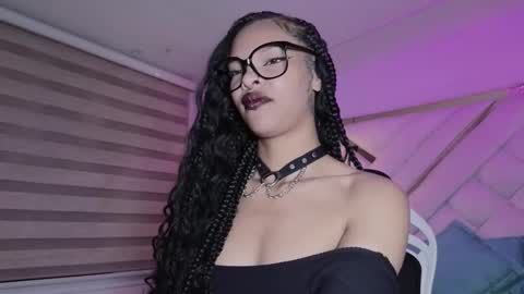 Mia online show from February 25, 3:16 am