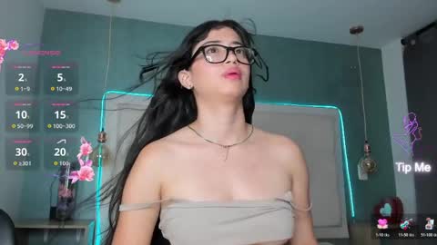 mia online show from June 3, 2:33 pm
