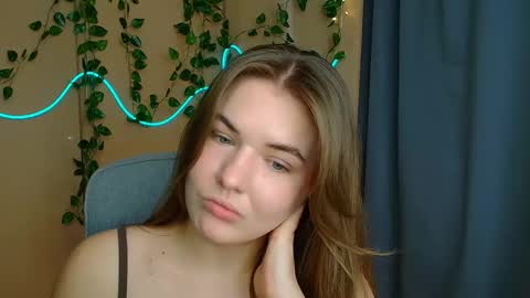 mia_lemm online show from February 27, 9:09 am