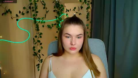 mia_lemm online show from February 10, 7:55 am