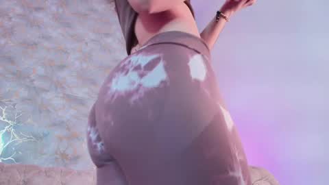 mia_luxor online show from April 17, 11:56 am