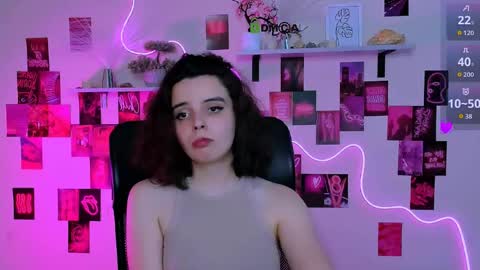 mia_mooon_ online show from May 17, 10:36 am