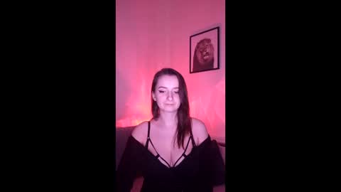 Mia online show from February 10, 9:23 am