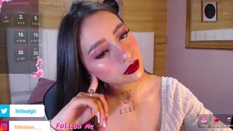 Snapshot of mia_ponce_a chatting on October 16, 1:14 pm MIA online show from October 16, 1:14 pm