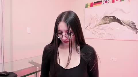 mia_quinn__ online show from July 5, 1:50 pm