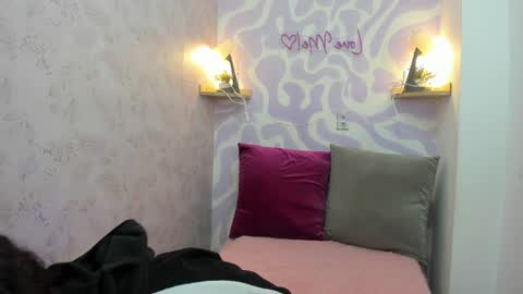 Mia . online show from May 27, 12:35 pm